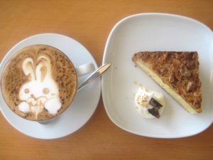 結婚8周年、アラスカで出会ってから本日までずっと一緒です