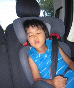 電池切れで倒れ込んだ昼休憩、相当疲れが溜まってるな