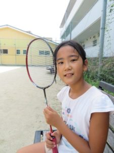 午前中は草刈り、午後からは子供たちとバドミントンの1日でした