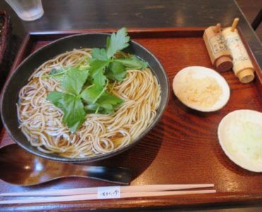 金曜日のリベンジに、いつもの蕎麦屋へ行って来た