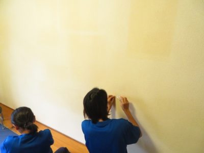 ＤＩＹで鍼灸院の壁紙塗りました｜自己満足度100％！