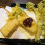 採れたてのタケノコを持参して「天ぷら食堂田丸」で揚げてもらった