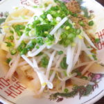 昼休憩に抜け出して刀削麺。「老四川新天地店」にて刀削担々麺