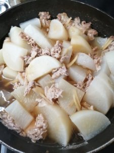 豚バラ大根を作るも失敗に終わりました、次回はもっと上手に作るぞ