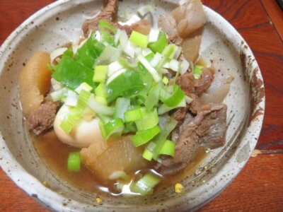 合計で4時間煮込んだ「牛すじ肉の煮込み」家族の評判は上々でした