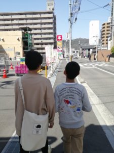 この時期は徒歩で畑まで行くのも良いな、明日から早速実行する