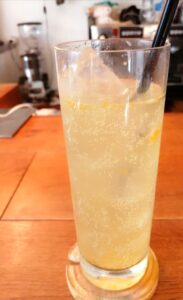 みかんとレモンと柚子の入ったソーダ