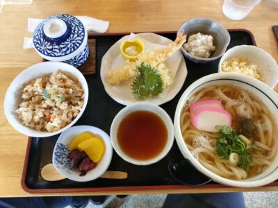 熊野町荻原「うどん よねだ屋」さんのランチ