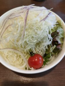 とんかつ　ローンのサラダ