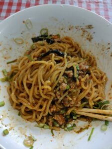 南区旭町「台湾まぜそば がんぼう」