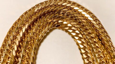 ゴールドネックレス