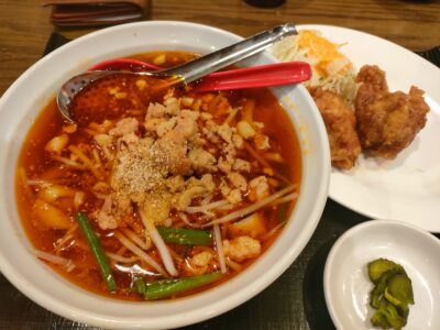 九鮮坊の刀削麺セット