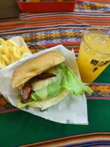 ペルー＆ブラジルのハンバーガーセット
