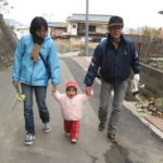 娘を連れて墓参り、ゆっくりと