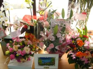 開店の日にサプライズ、朝から電話・メール・お花に電報が